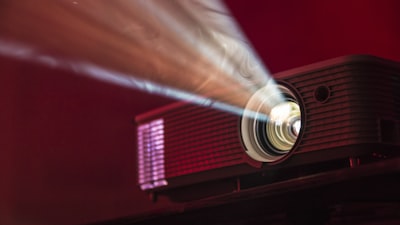 编辑精选电影《时间之沙》海报，科幻题材